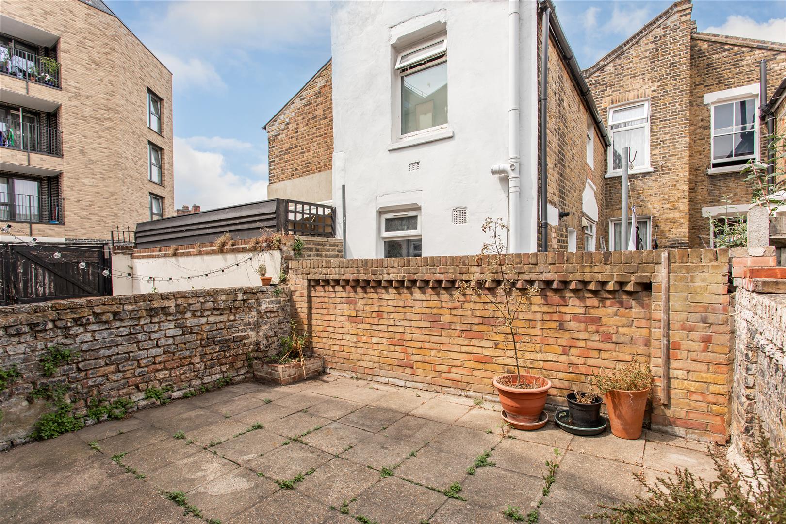 Strahan Road, Mile End